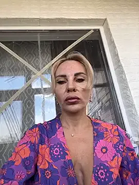 SelennaMoon – webcam model profile photo Image 14