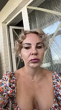 SelennaMoon – webcam model profile photo Image 6