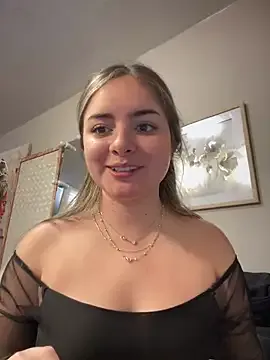 Magic-Giiirls – webcam model profile photo Image 8