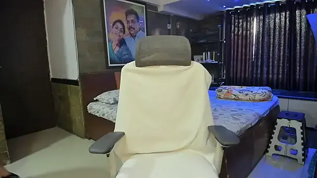 British_EmJess – webcam model profile photo Image 2