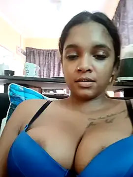 KateDivineUK – webcam model profile photo Image 15