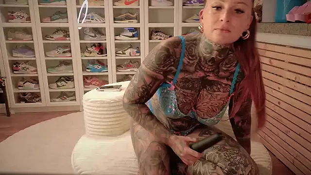 BlondeHott – webcam model profile photo Image 11