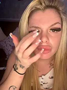 blondeambitionnn – webcam model profile photo Image 10