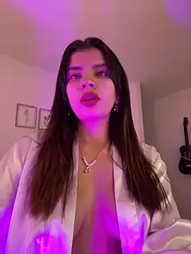 SilviaPastori – webcam model profile photo Image 4