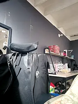 LoraDevine – webcam model profile photo Image 17