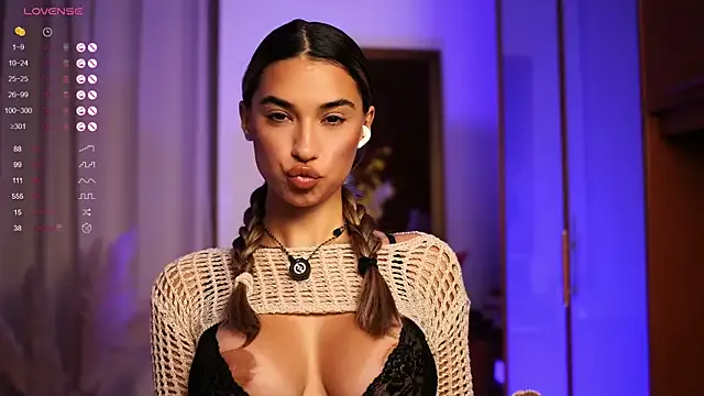 BlondeScarlettx – webcam model profile photo Image 2