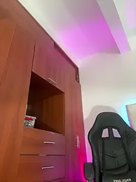 BlondeScarlettx – webcam model profile photo Image 14