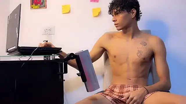 halan_jr – webcam model profile photo Image 11