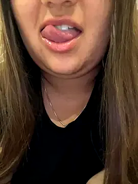 LizzieGreyX – webcam model profile photo Image 2