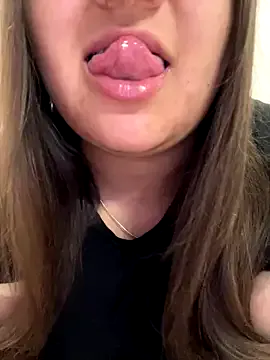 LizzieGreyX – webcam model profile photo Image 6