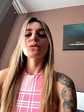 TyleneBuck – webcam model profile photo Image 16