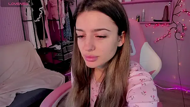 TyleneBuck – webcam model profile photo Image 3