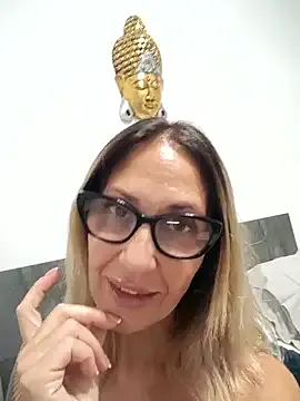 bunny_blonde – webcam model profile photo Image 11