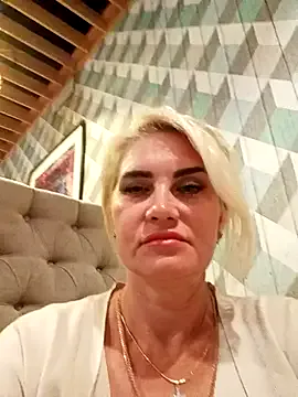 LorrySkye – webcam model profile photo Image 15