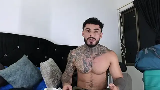 NormanMash – webcam model profile photo Image 15