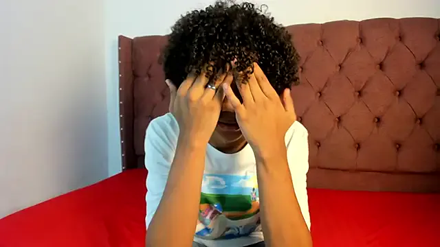 LinaTwins – webcam model profile photo Image 11