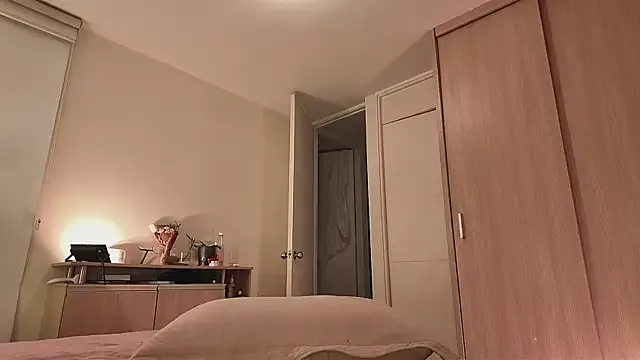 Adel9 – webcam model profile photo Image 16