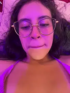 James-Eva0 – webcam model profile photo Image 2