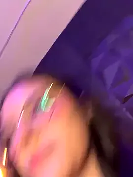 James-Eva0 – webcam model profile photo Image 3