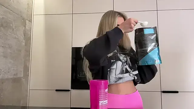 blondeambitionnn – webcam model profile photo Image 6