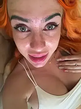 BlondeHott – webcam model profile photo Image 3