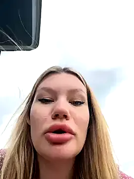 BlondeScarlettx – webcam model profile photo Image 12