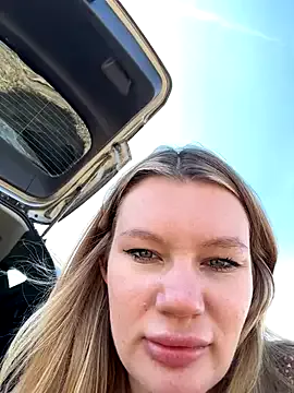 BlondeScarlettx – webcam model profile photo Image 13