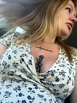 BlondeScarlettx – webcam model profile photo Image 14