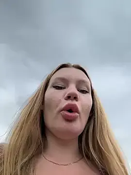 BlondeScarlettx – webcam model profile photo Image 15