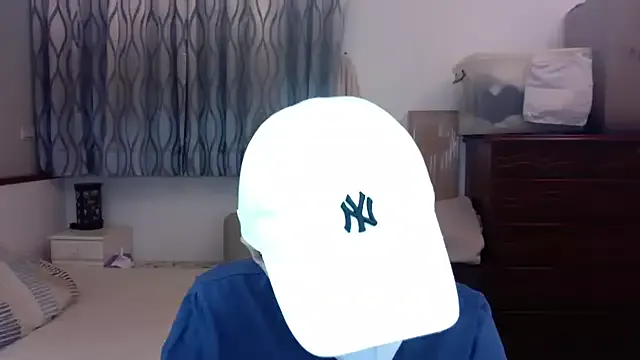 blondeangel_4u2 – webcam model profile photo Image 3