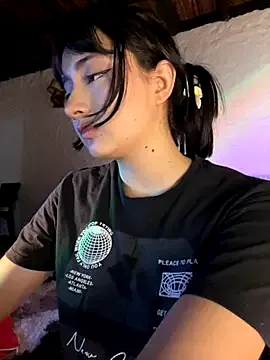 SashaVaughn – webcam model profile photo Image 17