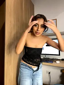 Taly1974 – webcam model profile photo Image 15