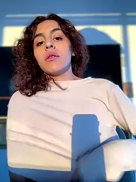 Taly1974 – webcam model profile photo Image 6