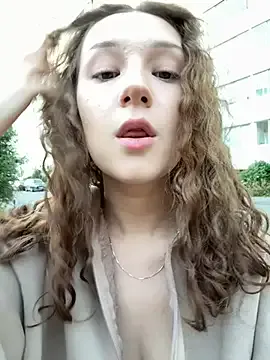 Monika-3 – webcam model profile photo Image 12