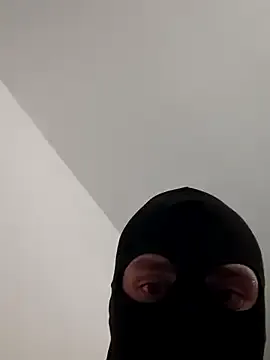 KateDivineUK – webcam model profile photo Image 3