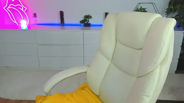 pevicha – webcam model profile photo Image 8