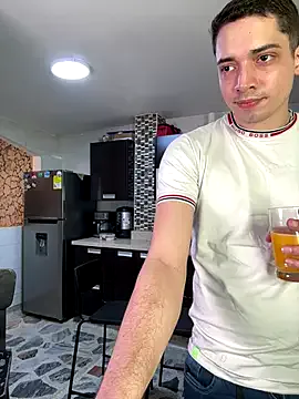 LeoAndKali – webcam model profile photo Image 11