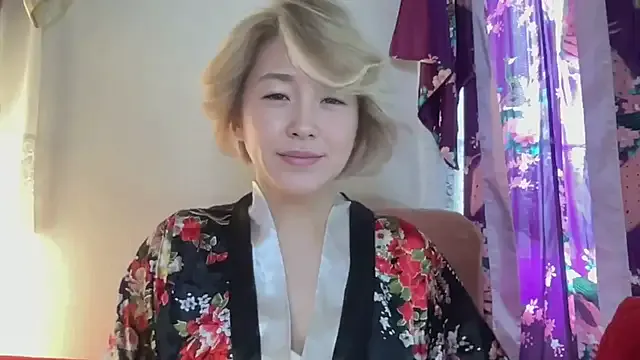 KarinaRouge – webcam model profile photo Image 7