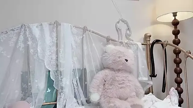 Hotforunow – webcam model profile photo Image 11