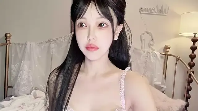 Hotforunow – webcam model profile photo Image 18