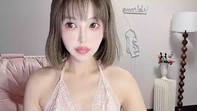 Hotforunow – webcam model profile photo Image 4