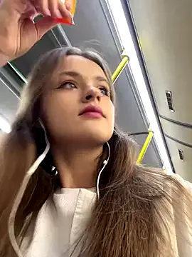 NightMint – webcam model profile photo Image 10