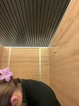 NightMint – webcam model profile photo Image 15