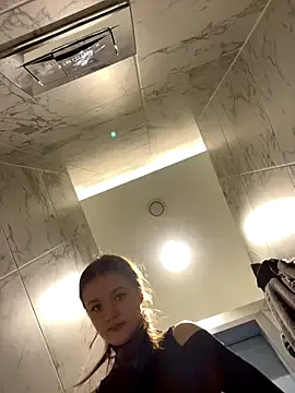 NightMint – webcam model profile photo Image 16