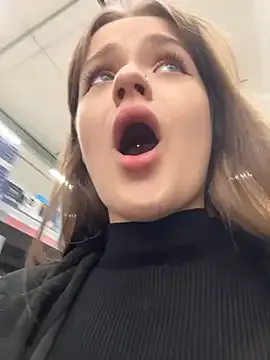 NightMint – webcam model profile photo Image 19