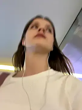 NightMint – webcam model profile photo Image 5