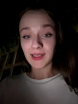 NightMint – webcam model profile photo Image 6