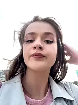 NightMint – webcam model profile photo Image 9