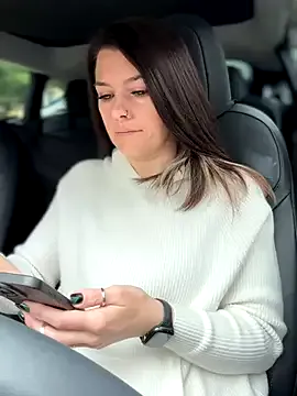 Hotforunow – webcam model profile photo Image 5