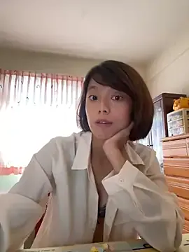 British_EmJess – webcam model profile photo Image 11